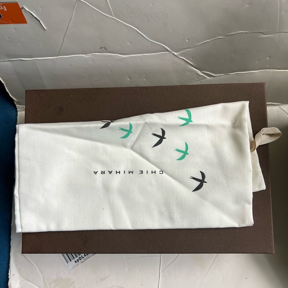 Chie Mihara Florena Platform Pump Floral Bow Grape heels $438 EU 39 US 9.5 - Picture 9 of 10